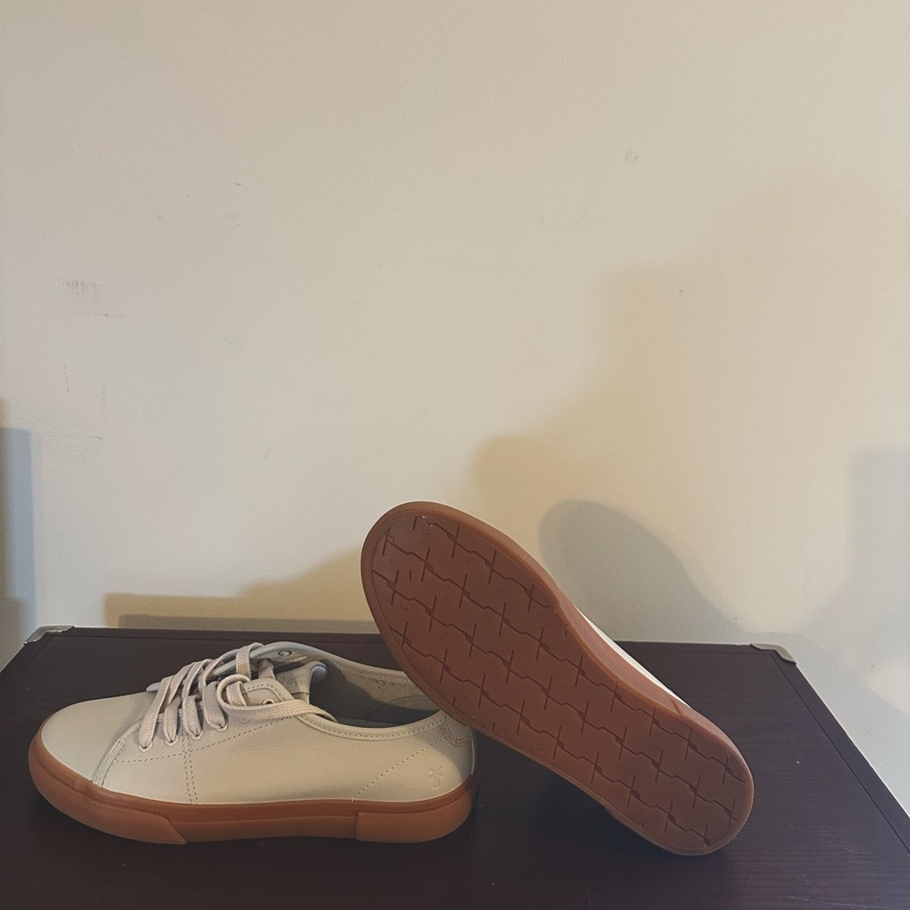 Nwt Frye Gia Low Laces leather shoes size 7.5